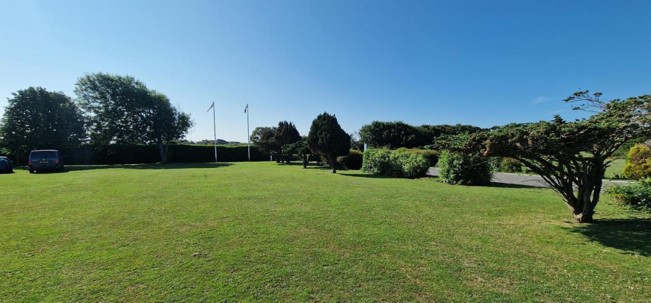 D & A Short Breaks - St Margarets Bay, Dover Hotel Saint Margaret's at Cliffe Exterior photo